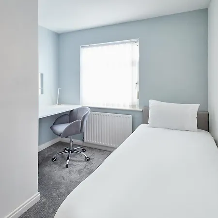 Host & - St Mark's Close