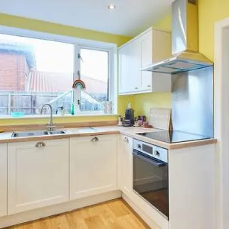 Host & - St Mark's Close * Marske-by-the-Sea